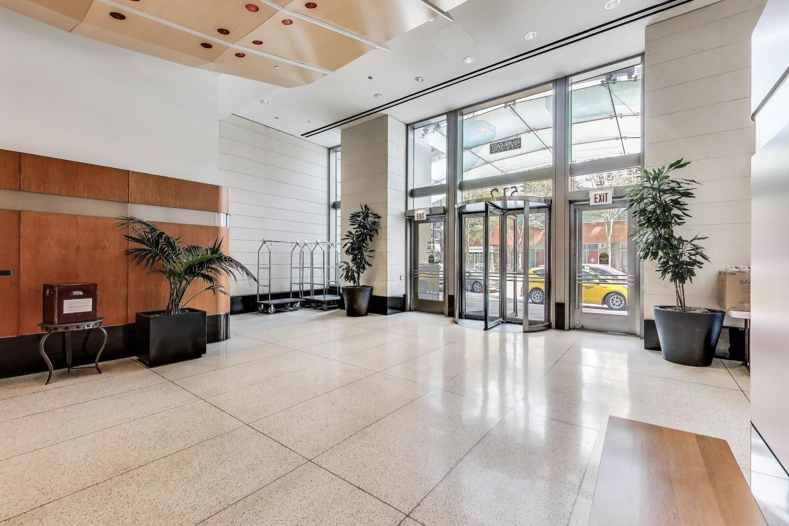 512 N McClurg Court Unit: 3909