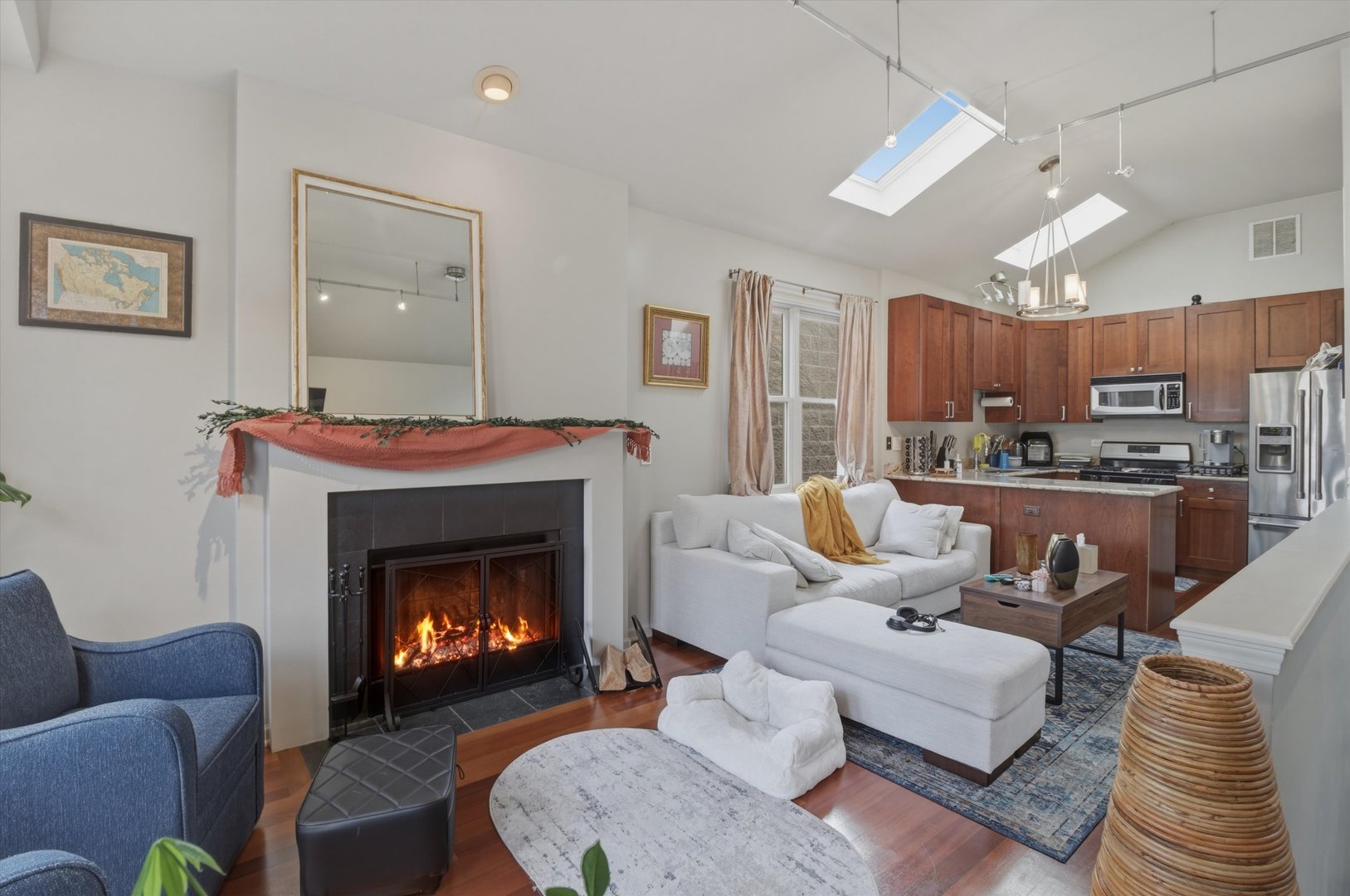2237 W Washington Boulevard Unit: 3