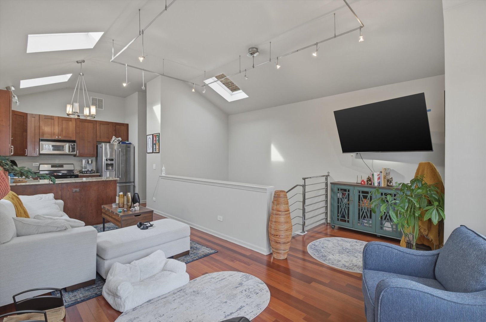 2237 W Washington Boulevard Unit: 3