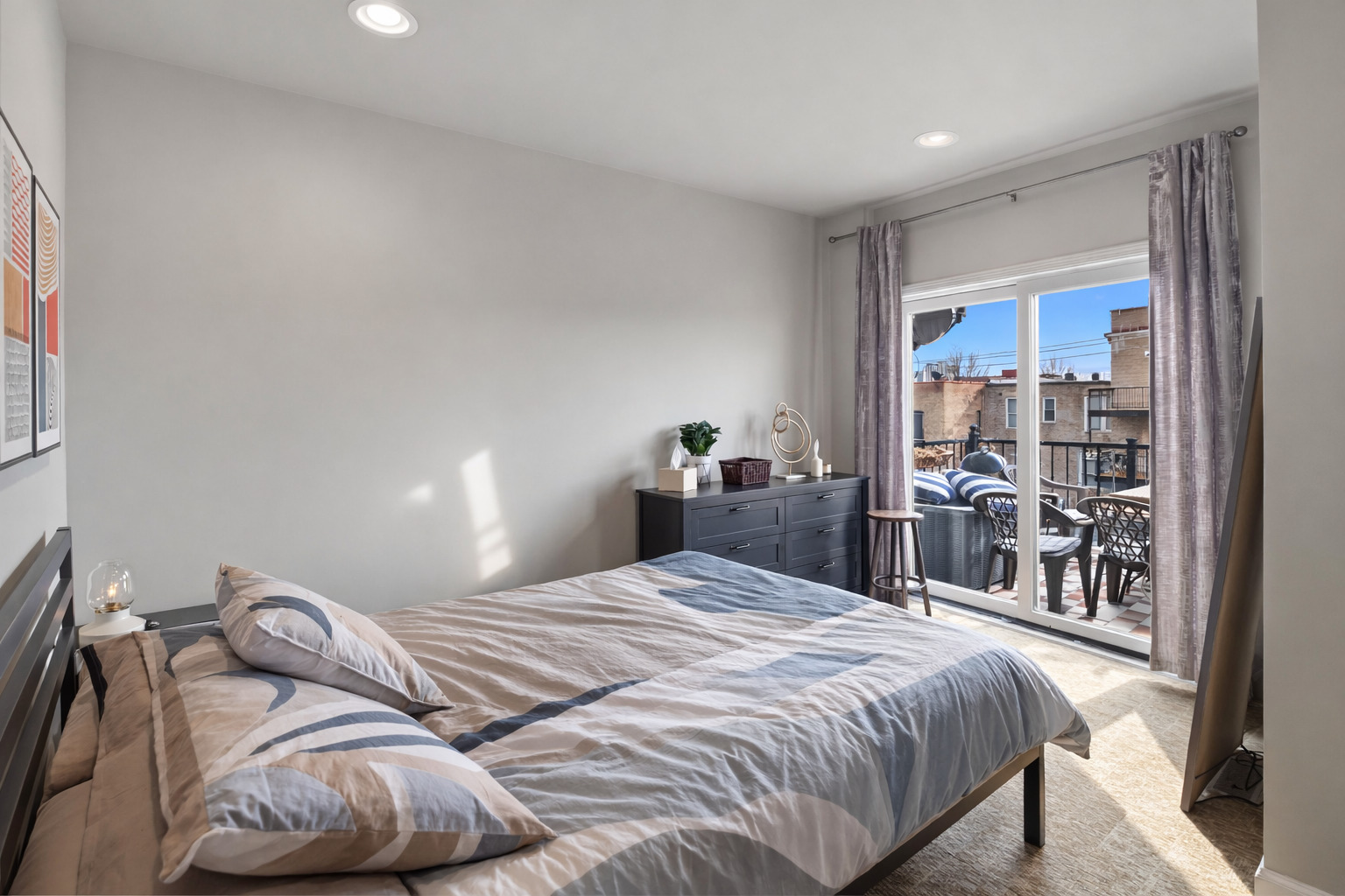 2237 W Washington Boulevard Unit: 3