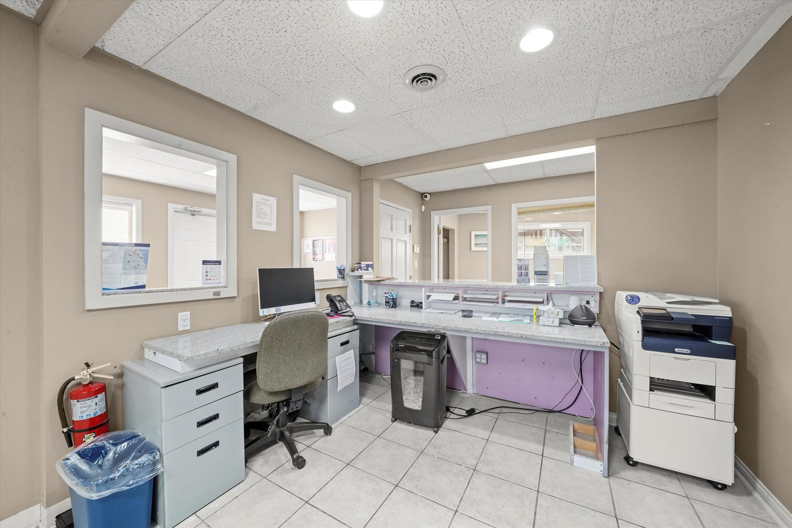 6067 N Northwest Highway