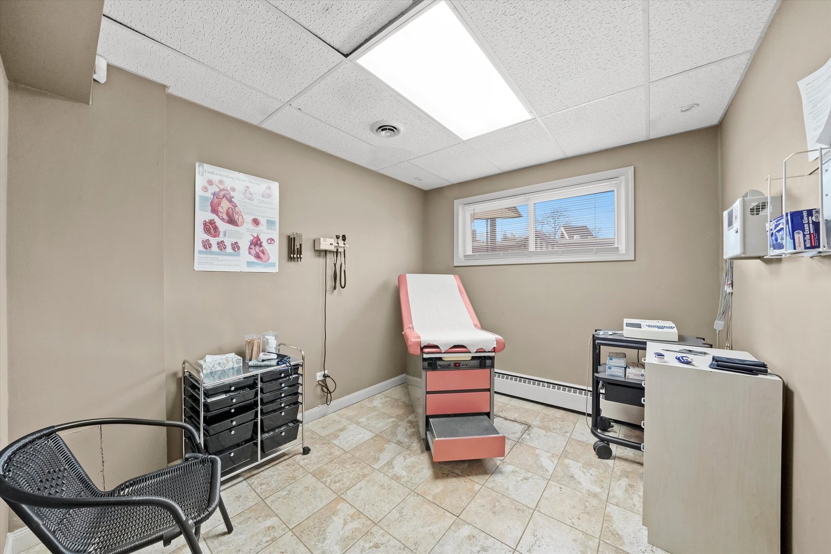 6067 N Northwest Highway