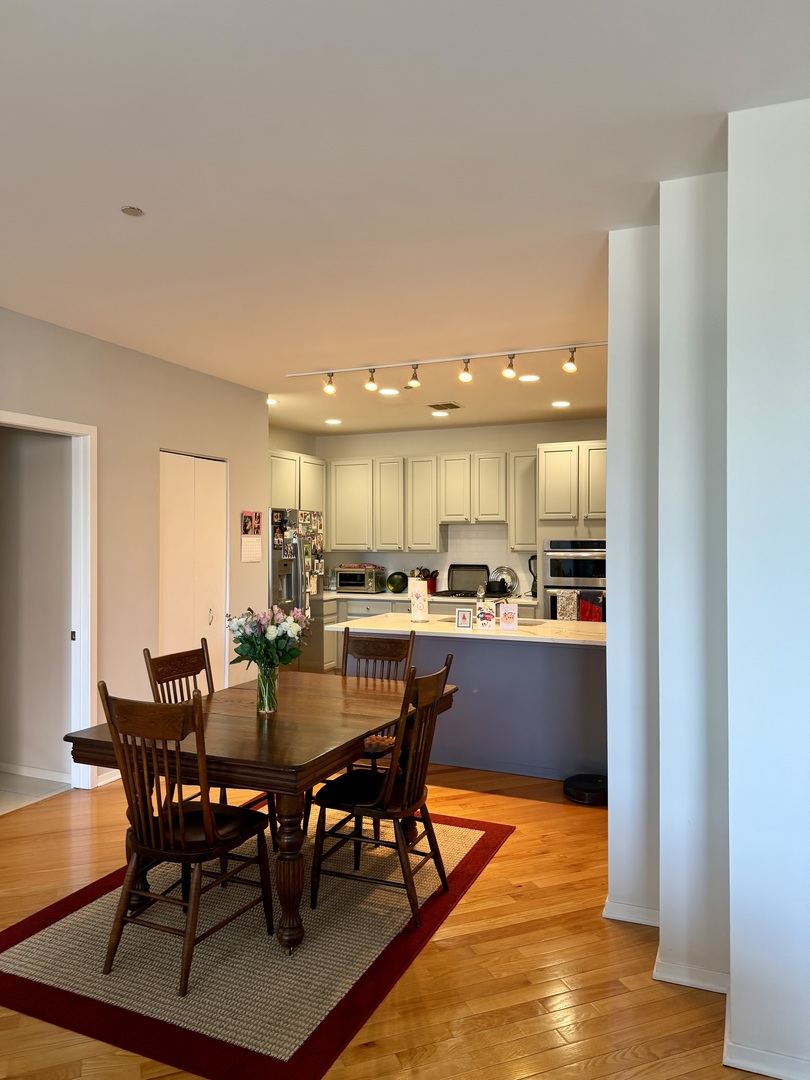 910 S Michigan Avenue Unit: 1705