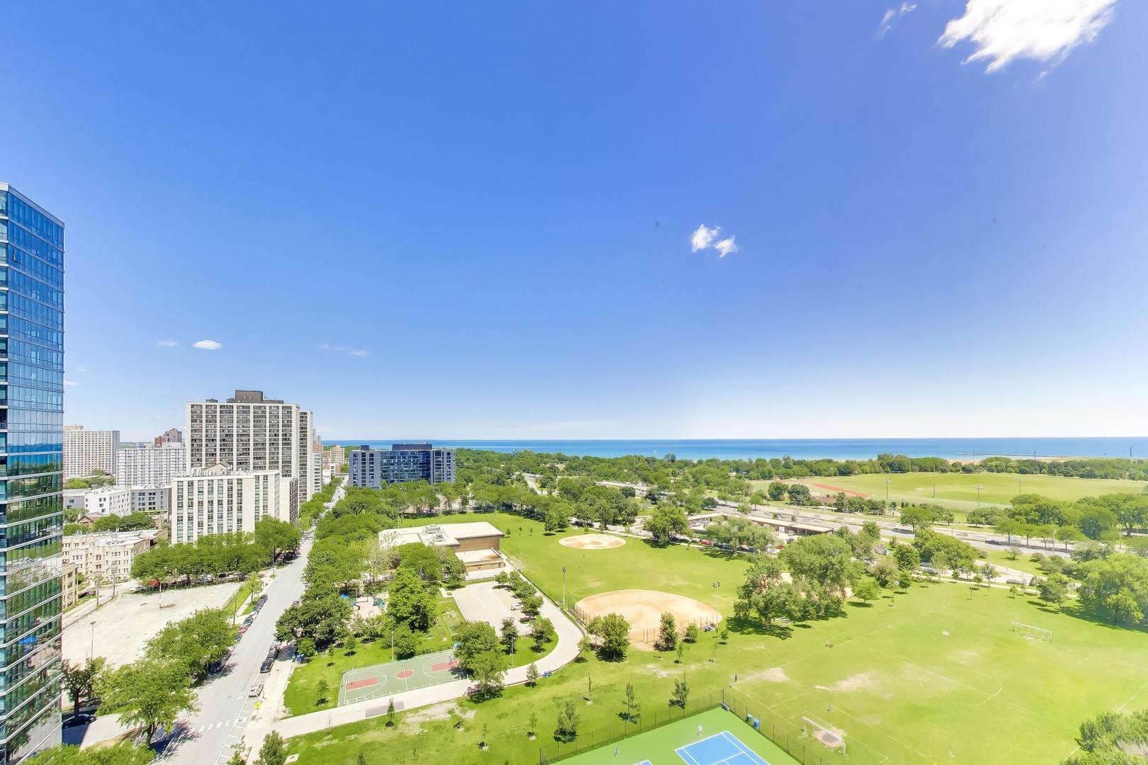 4343 N Clarendon Avenue Unit: 1918