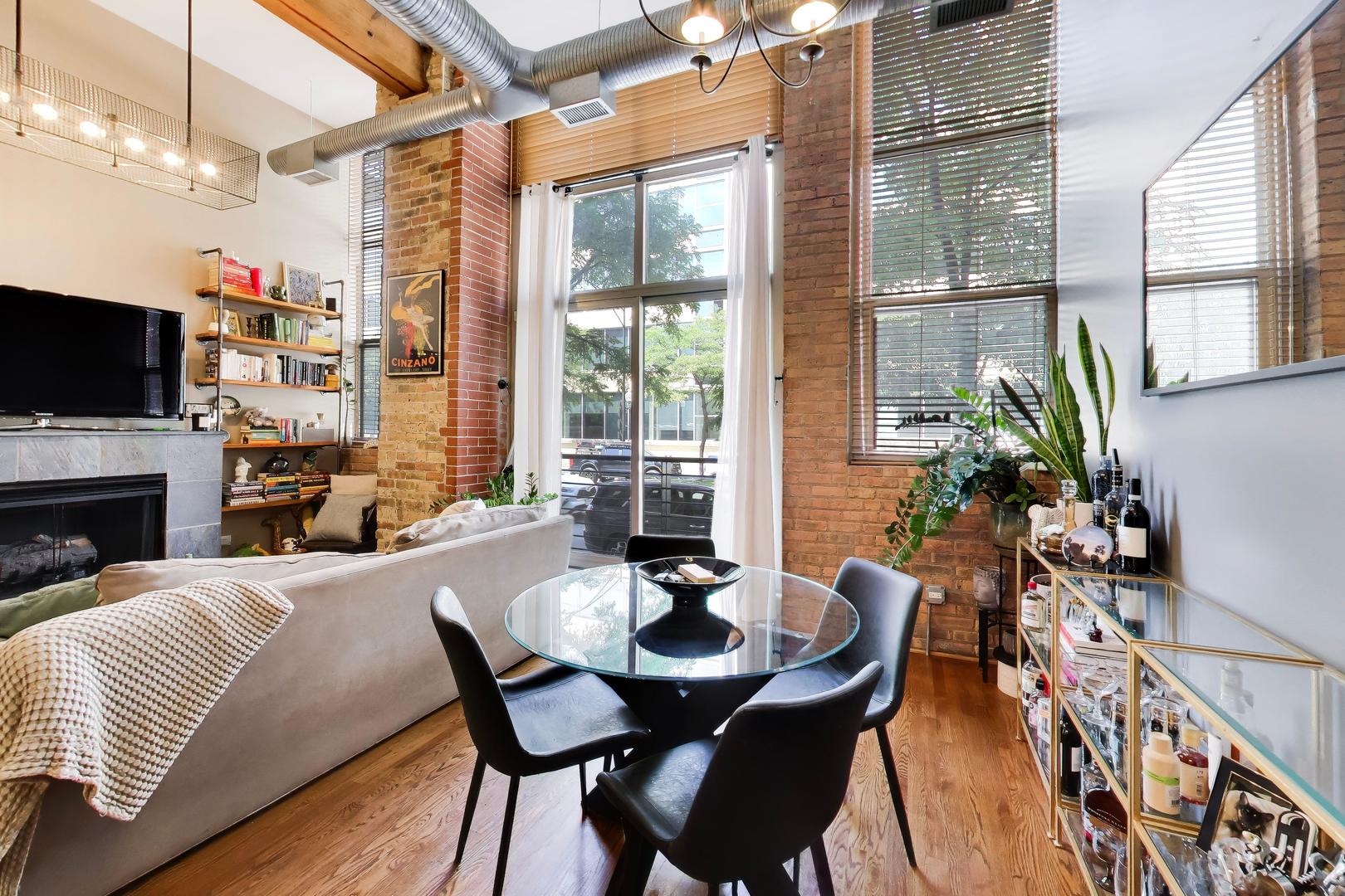 417 S Jefferson Street Unit: 102B