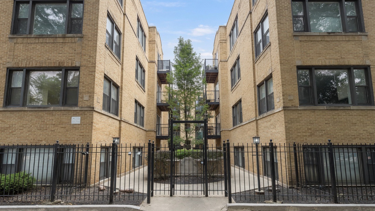 3348 W Wilson Avenue Unit: 1N