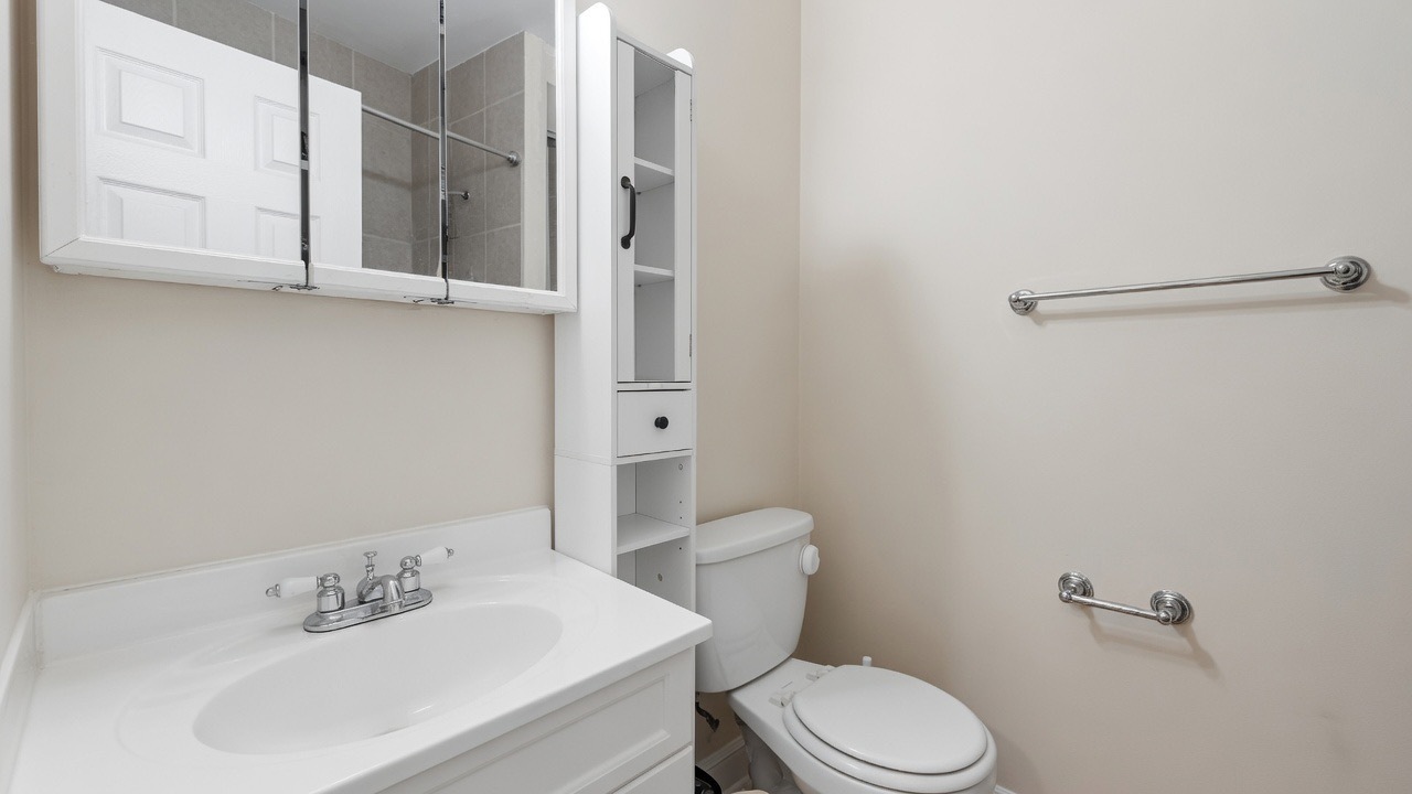 3348 W Wilson Avenue Unit: 1N