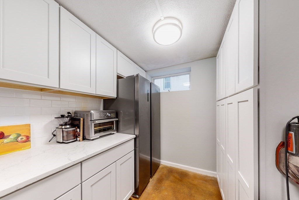 1427 Commonwealth Ave # 103