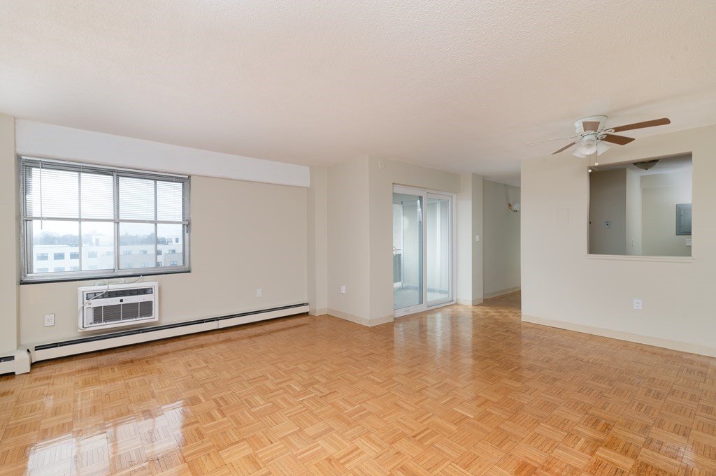 1025 Hancock St # 7F