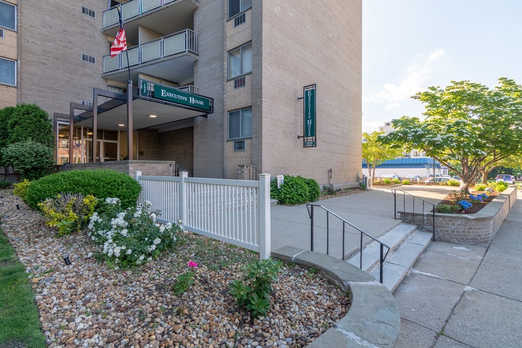 1025 Hancock St # 7F