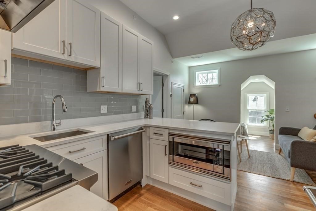 18 Sacramento Pl # 2