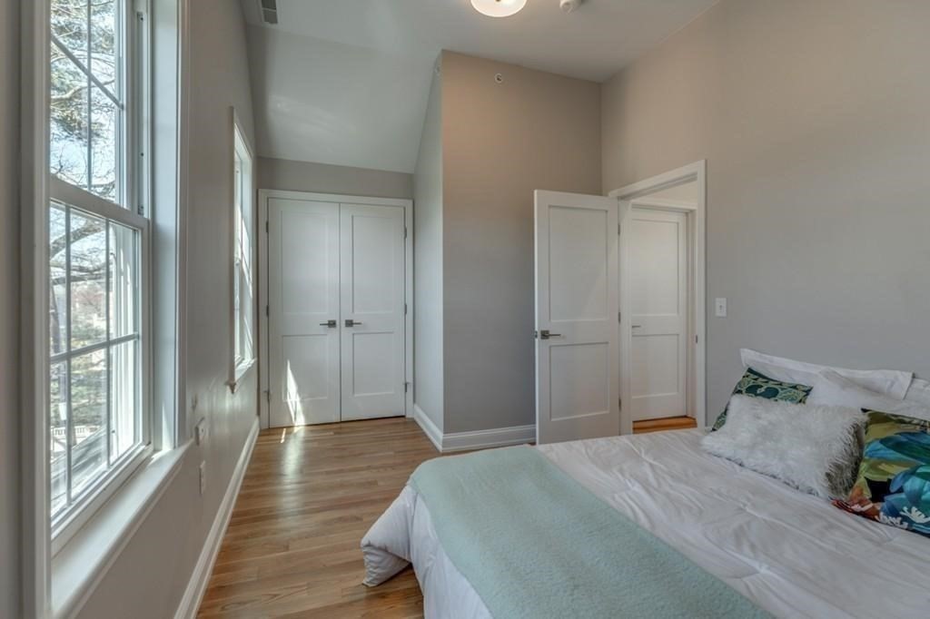 18 Sacramento Pl # 2