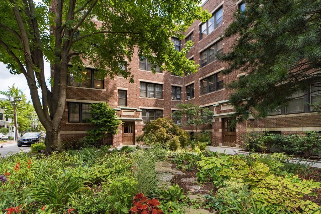 34 Ash St # 204