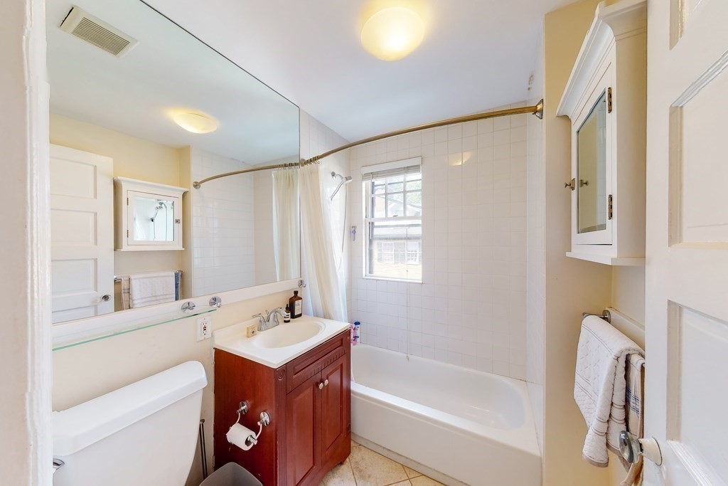 34 Ash St # 204
