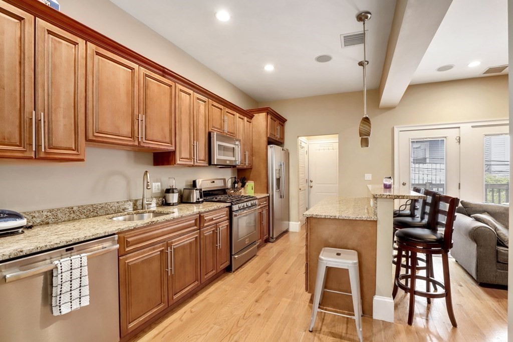 421-423 E 5th # 2