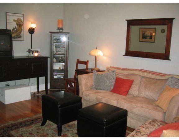 4 Chiswick Rd # 1