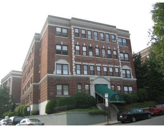 4 Chiswick Rd # 1