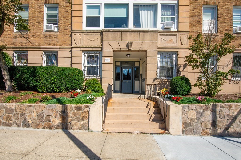 246 S Huntington Ave # 5 Unit: #5