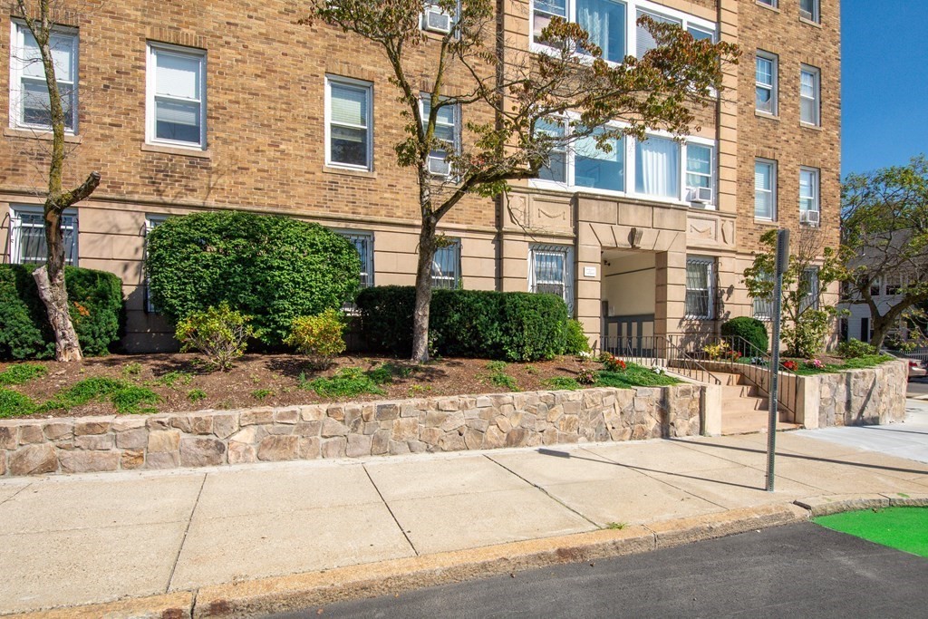 246 S Huntington Ave # 5 Unit: #5
