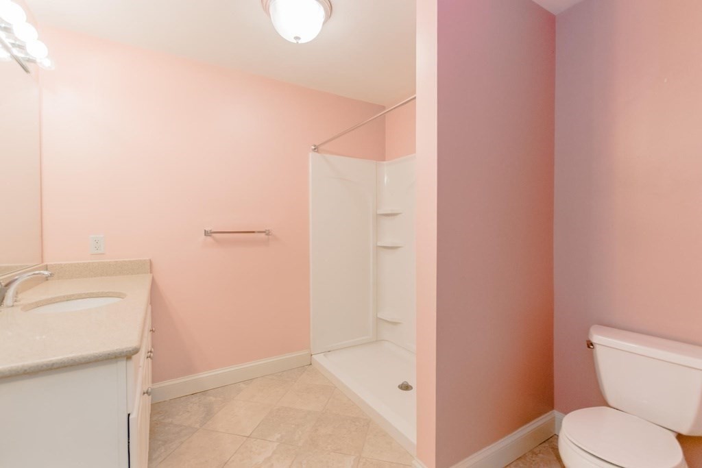 318 Rindge Ave # 403