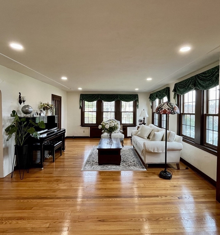 99 Louise Rd