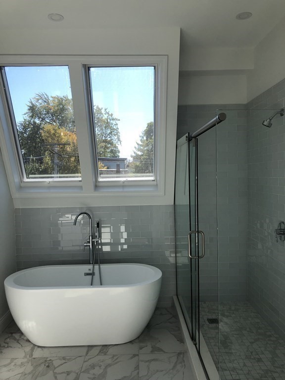 30 Bay St Unit: SF