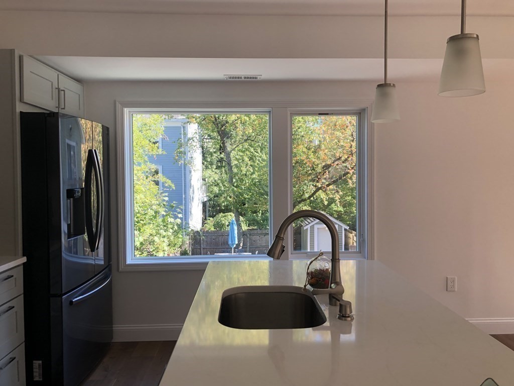 30 Bay St Unit: SF