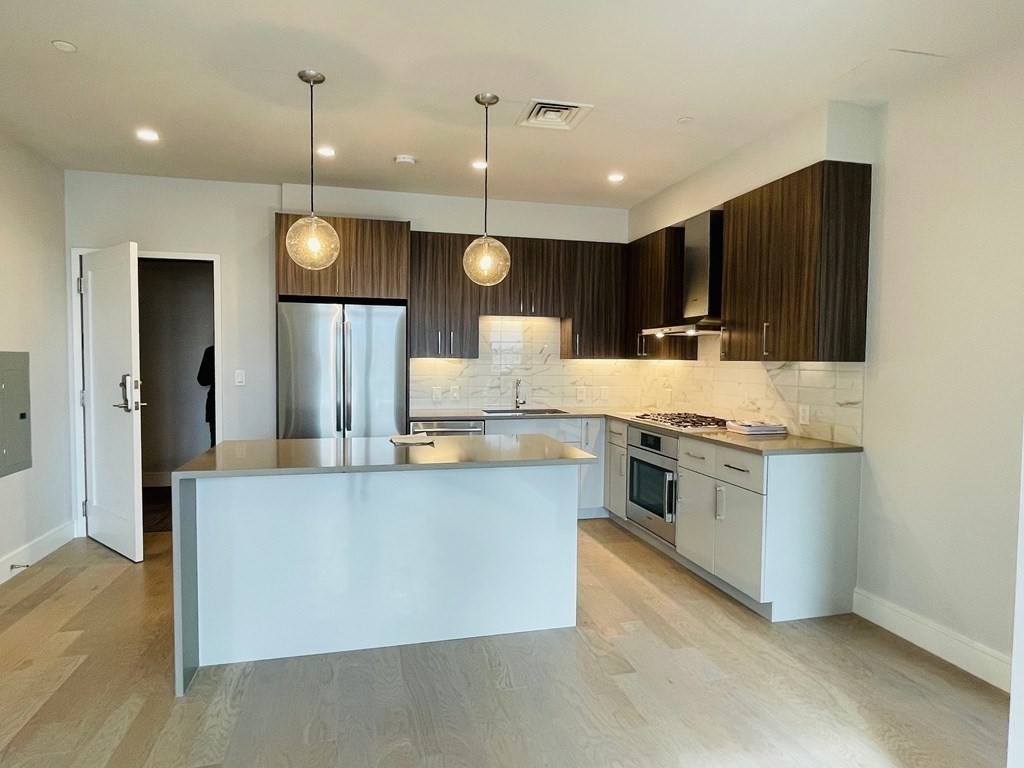 50 Symphony Rd # 402
