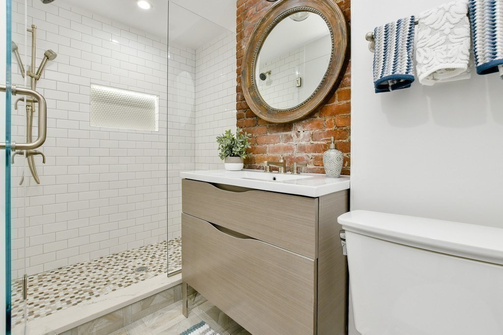 306 Commonwealth Ave # 5