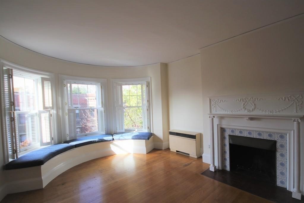 41 Carlton St # 3