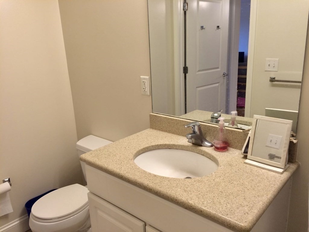 318 Rindge Ave # 303