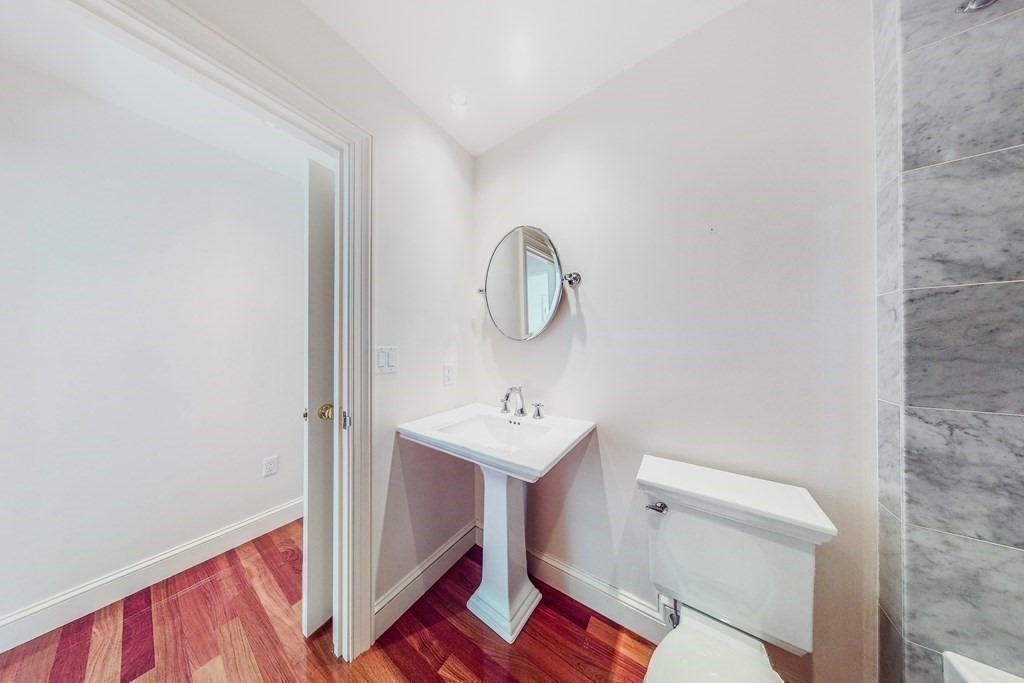 25 Myopia Rd
