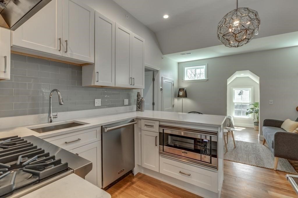 18 Sacramento Pl # 2
