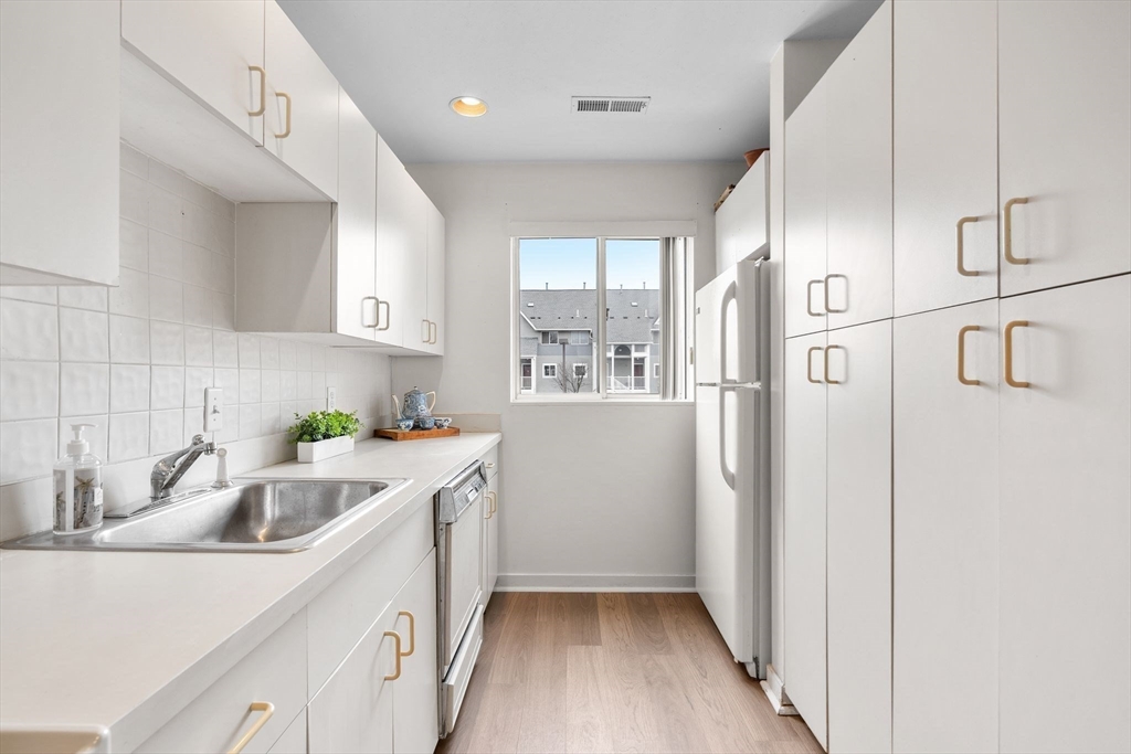 20 Ship Ave # 17