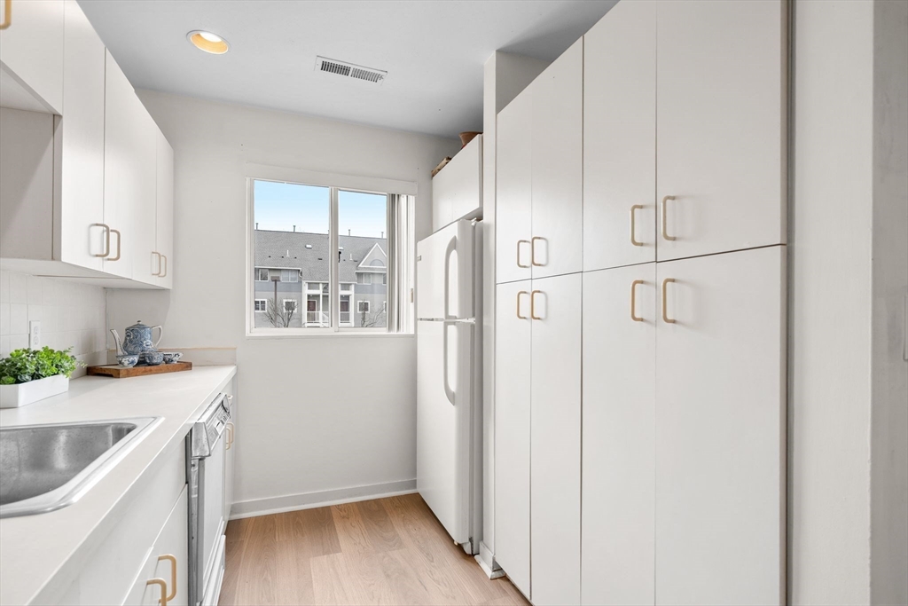 20 Ship Ave # 17
