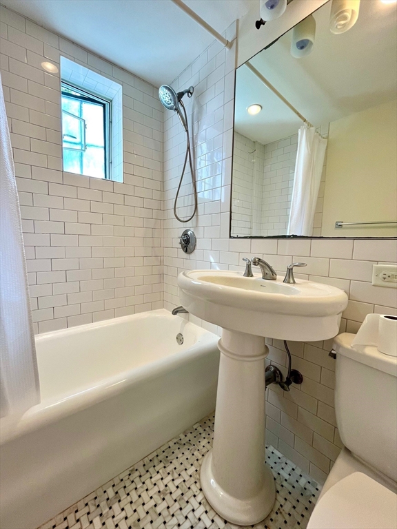 20 Chapel St # B605