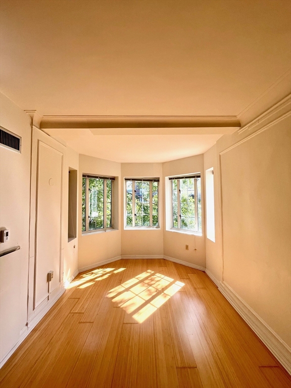 20 Chapel St # B605