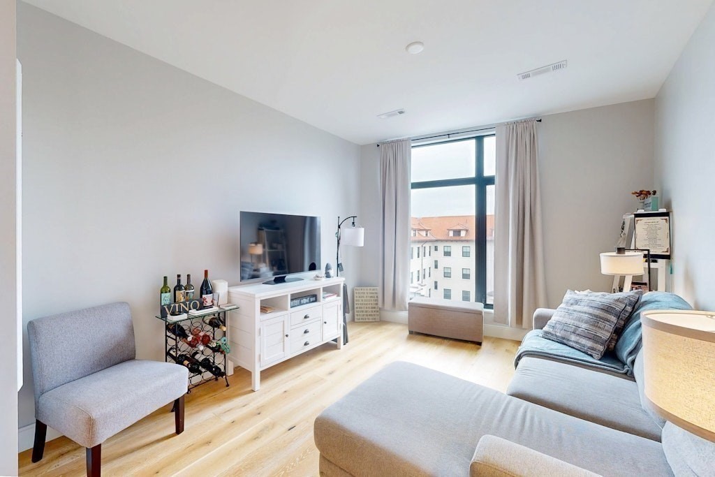 191 Washington # 720