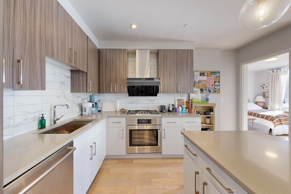 50 Symphony Rd # 402