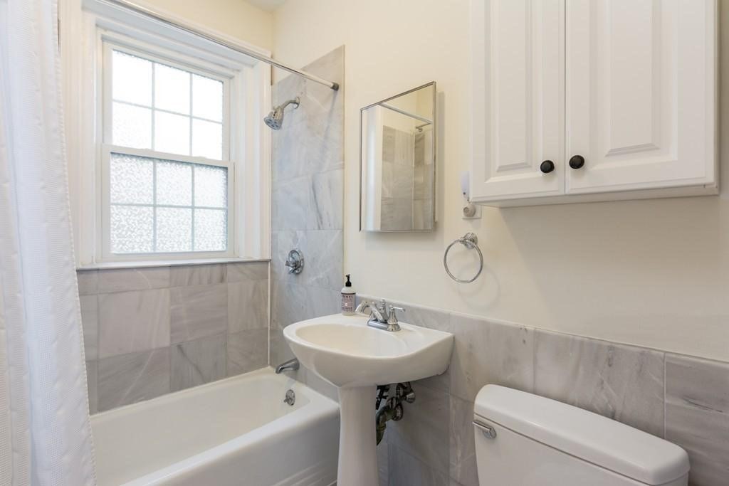 86 Buckingham St # 3