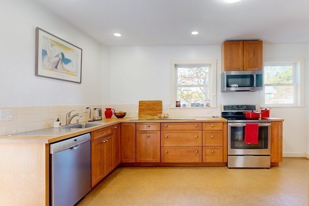 30 Montgomery St