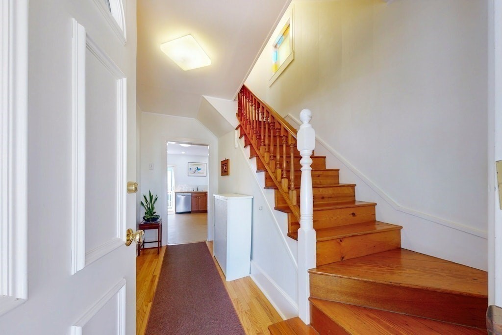 30 Montgomery St