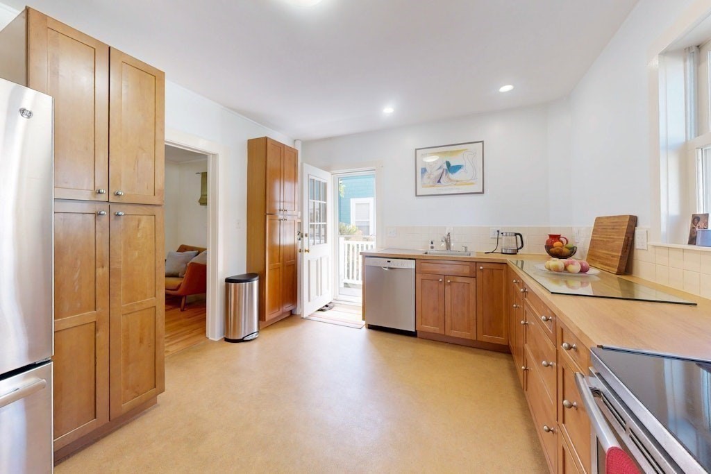 30 Montgomery St