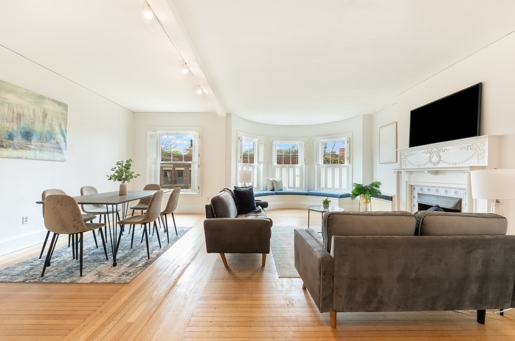 41 Carlton St # 3