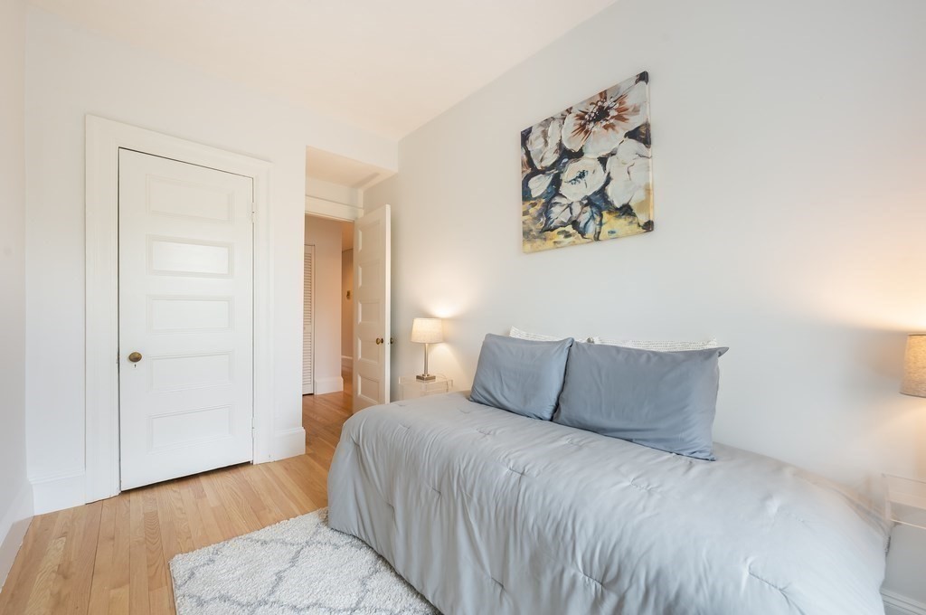 41 Carlton St # 3
