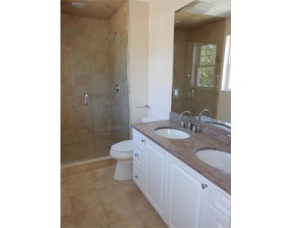 3 Oakley Rd # 3