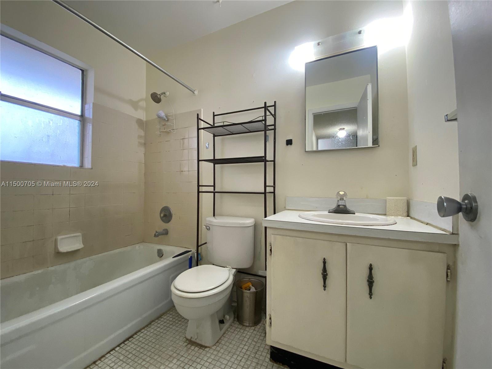 560 SE 2nd Ave # H24