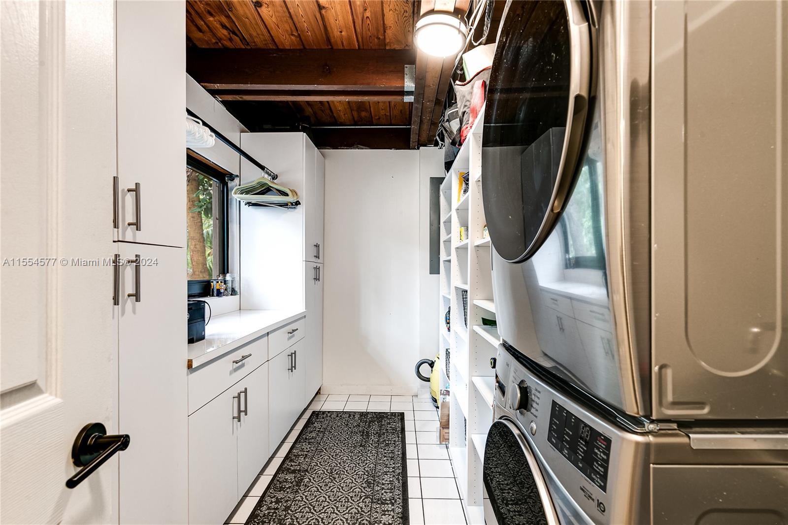 2200 SW 28th Ave