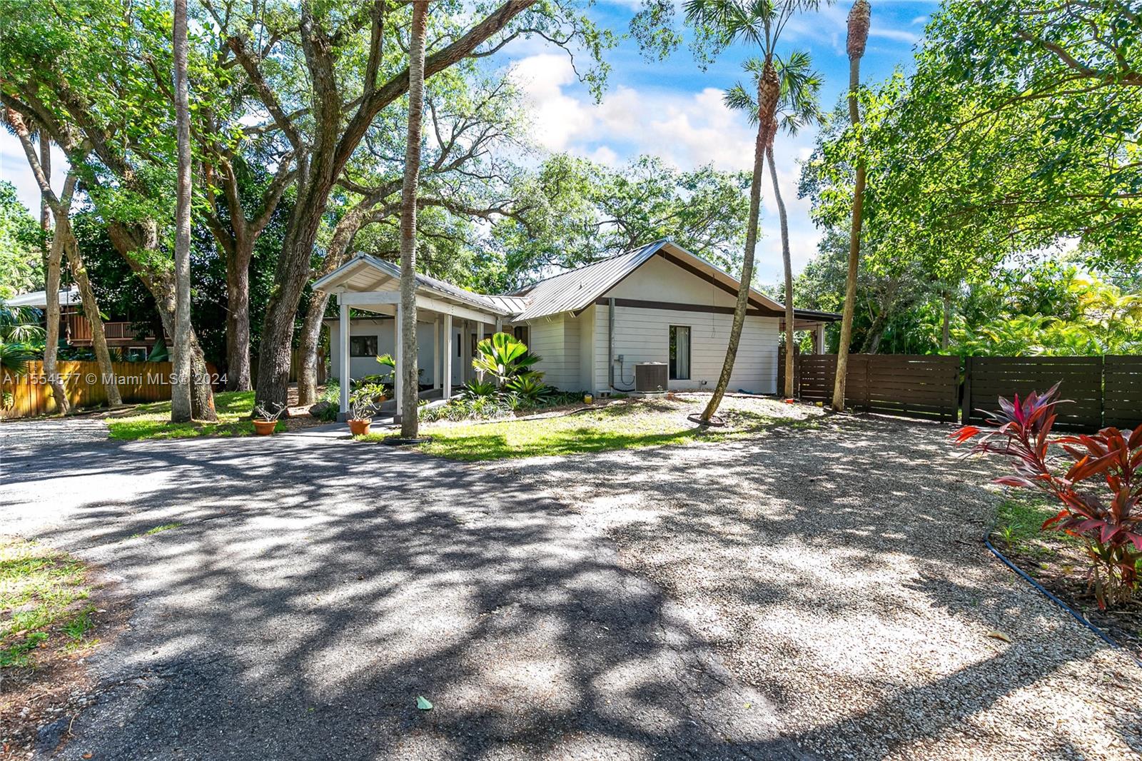 2200 SW 28th Ave