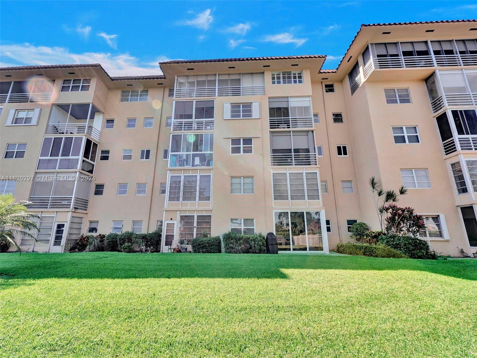 4100 Crystal Lake Dr # 206